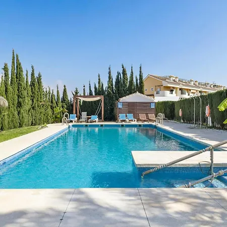 Golden Banus Апартаменты *